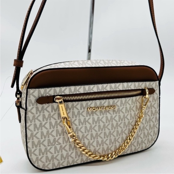 MICHAEL Michael Kors Handbags - MICHAEL KORS LARGE EW ZIP CHAIN
CROSSBODY BAG VANILLA